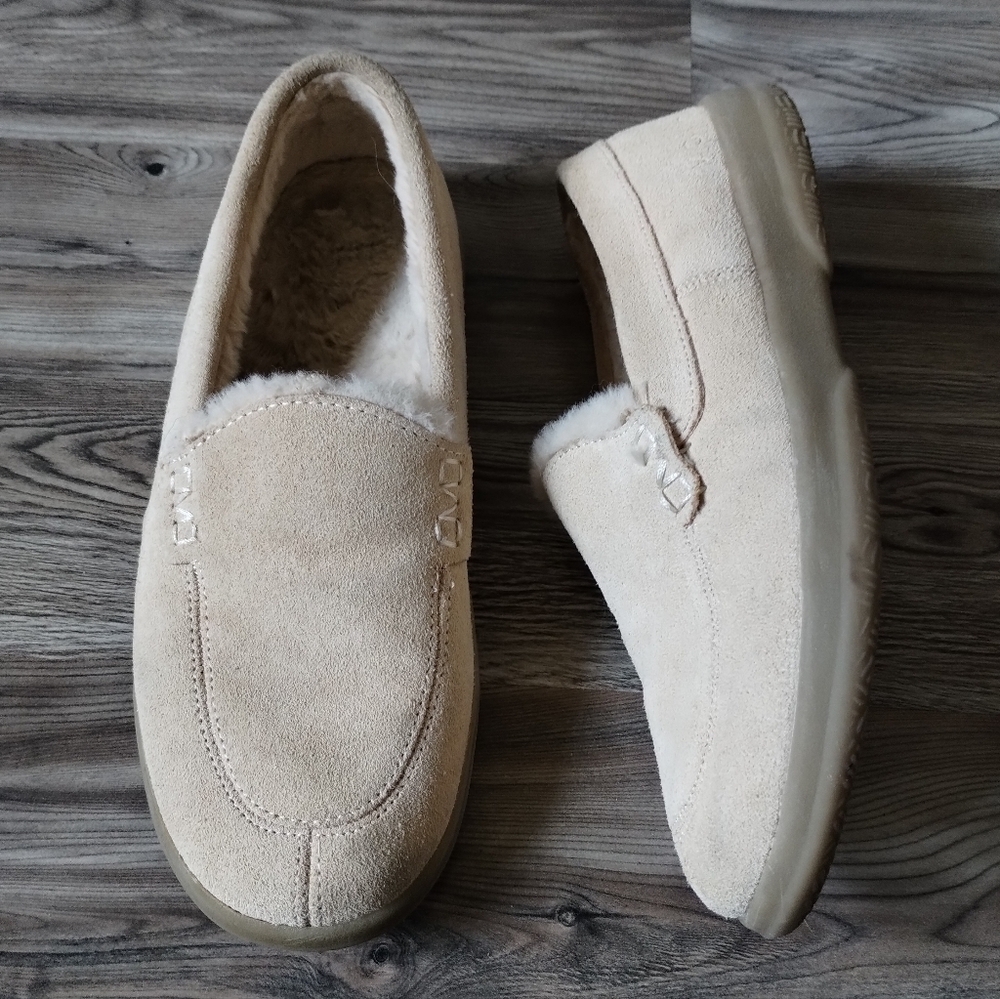 Vionic Lynez Faux Shearling Lined Slip-On Sneaker Women's Size 6